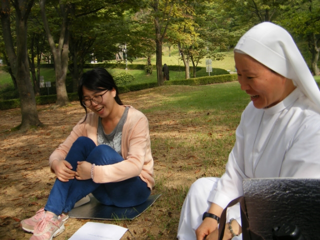 나눔-로즈마리와 수녀.JPG