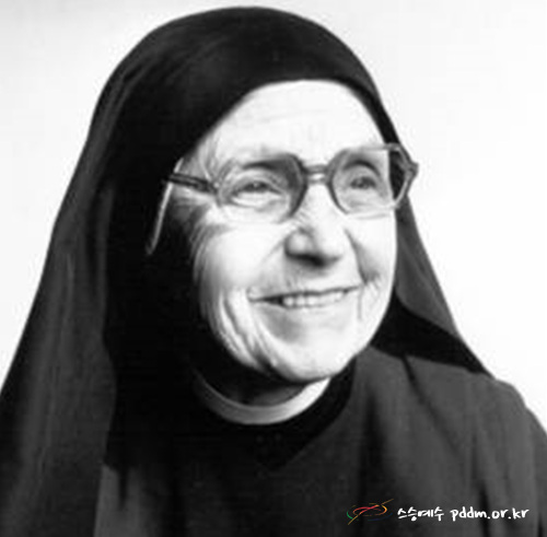 착한 마리아 크리스틴 보우드로 수녀에게(로마, 1976년 부활)