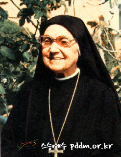 착한 자매, 마리아 데레사 보우드로 수녀에게