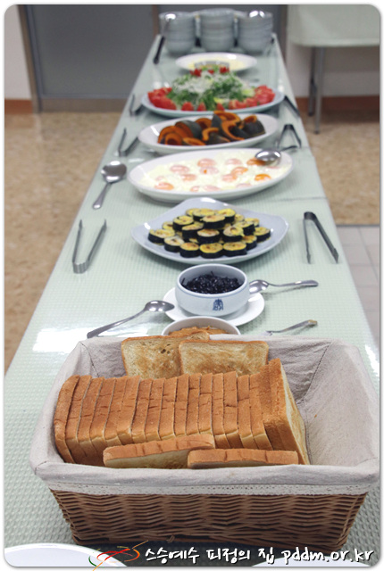 아침 식사는 언제나! 8:00AM